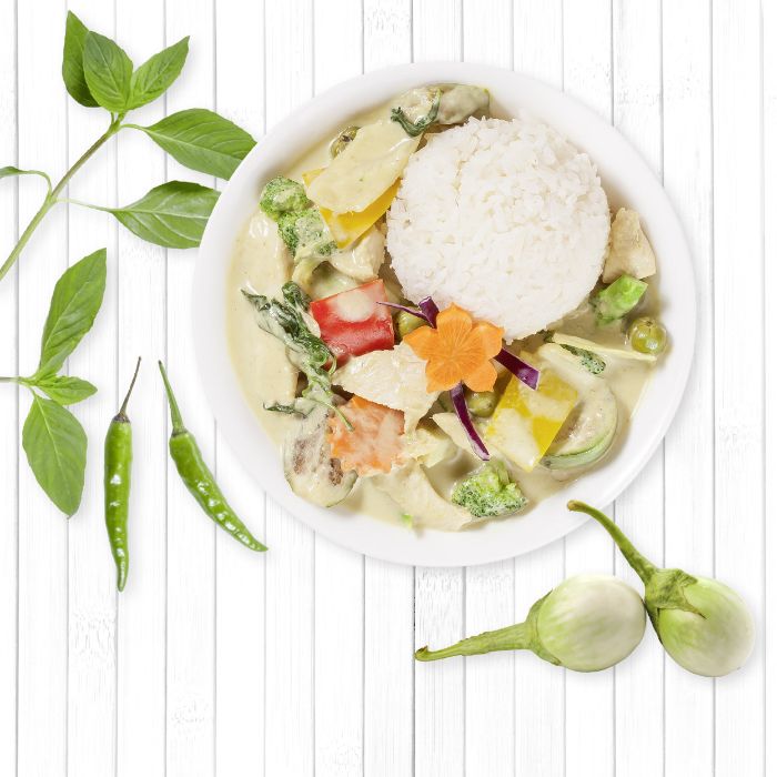 Grünes Curry mit Gemüse und Pouletstreifen